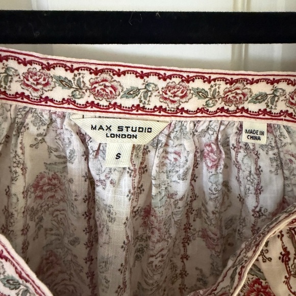 Max Studio Red and Cream Floral Blouse - Picture 3 of 3